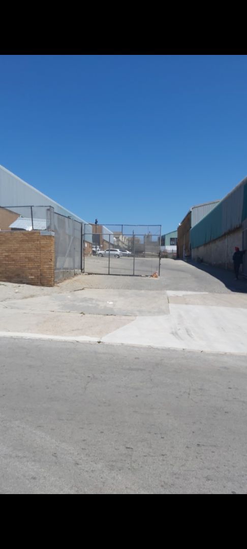 To Let Commercial Property for Rent in Sidwell Eastern Cape